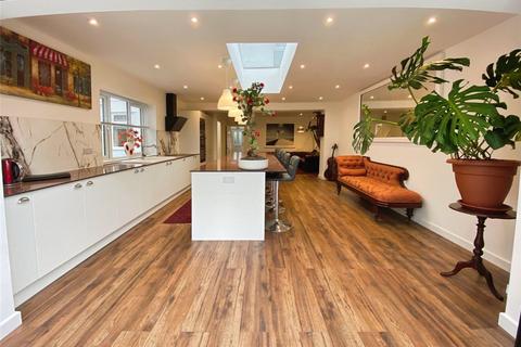 4 bedroom semi-detached house for sale, Beechwood Rise, Hertfordshire WD24