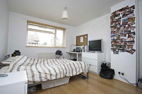undefined, Victoria Road, Kingston Upon Thames KT1
