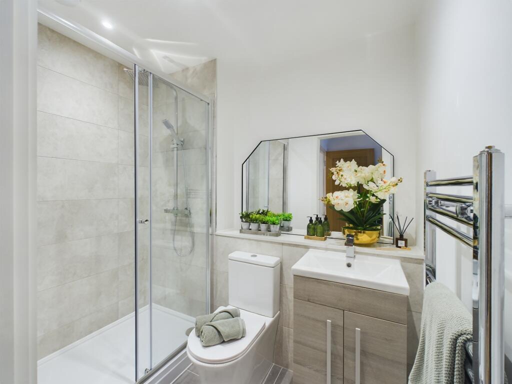 Ensuite.jpeg