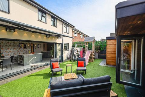 undefined, Buckingham Road, Hockley, SS5