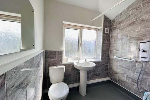 3 bedroom semi-detached house for sale, Church Avenue, Gildersome, Leeds