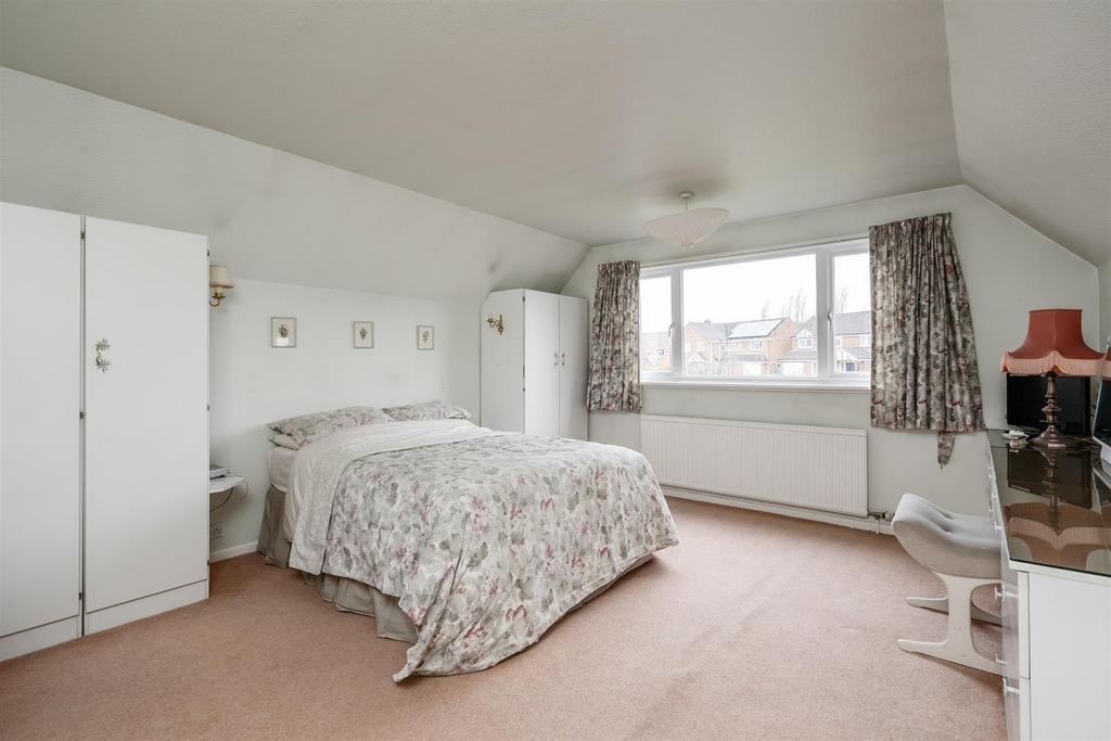 22 Holland Avenue 18.jpg