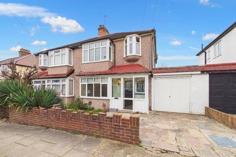 Crichton Avenue, Wallington, SM6