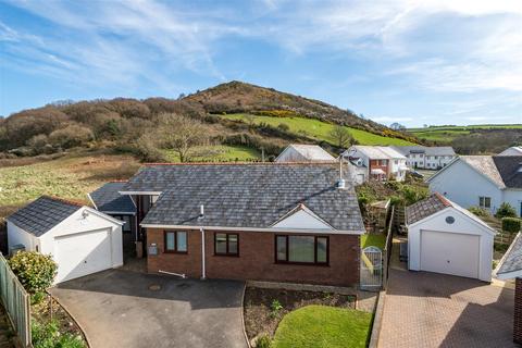 4 bedroom detached bungalow for sale, Heol Isfoel, Llanrhystud