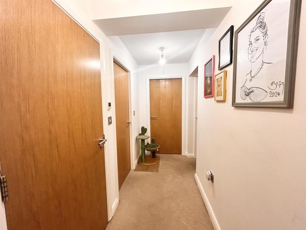 Hallway.jpg