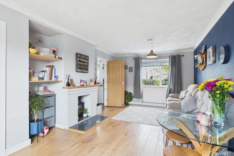 undefined, Wayneflete Avenue, Brackley, NN13 6AG