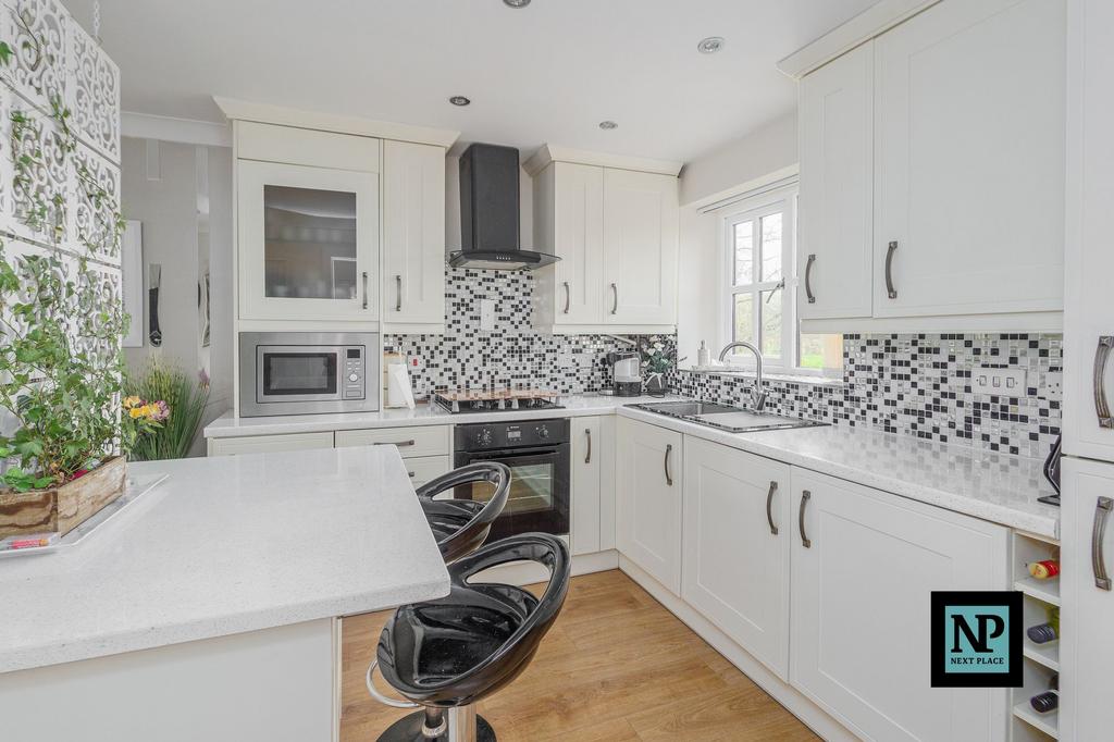 Open Plan Kitchen / Living