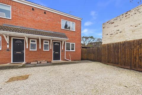 2 bedroom semi-detached house to rent, Coleshill Road, Nuneaton