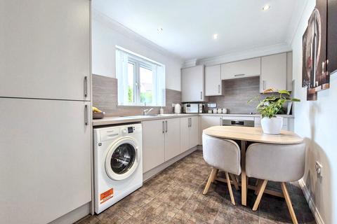 2 bedroom bungalow for sale, Lavender Grove, Hedworth, Jarrow, Tyne and Wear, NE32 4BH