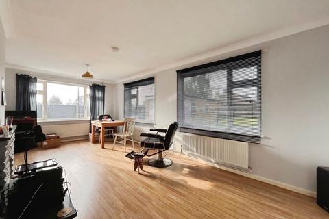 2 bedroom bungalow to rent, Lilian Road, Norwich, NR10
