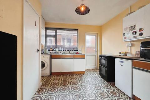 2 bedroom bungalow to rent, Lilian Road, Norwich, NR10