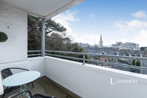 3 bedroom flat to rent, Richmond Gardens, Bournemouth, Dorset, BH1