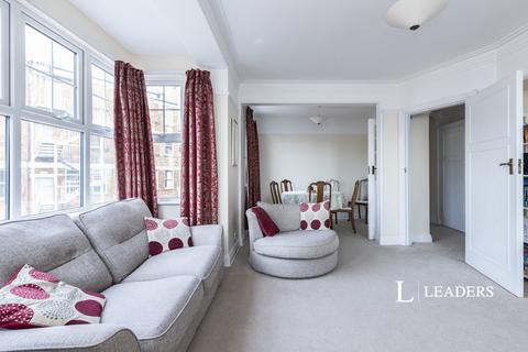 3 bedroom flat to rent, Richmond Gardens, Bournemouth, Dorset, BH1