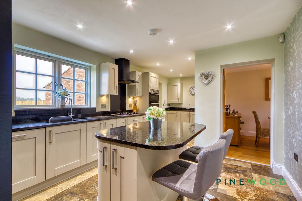 Kitchen / Breakfast Room
