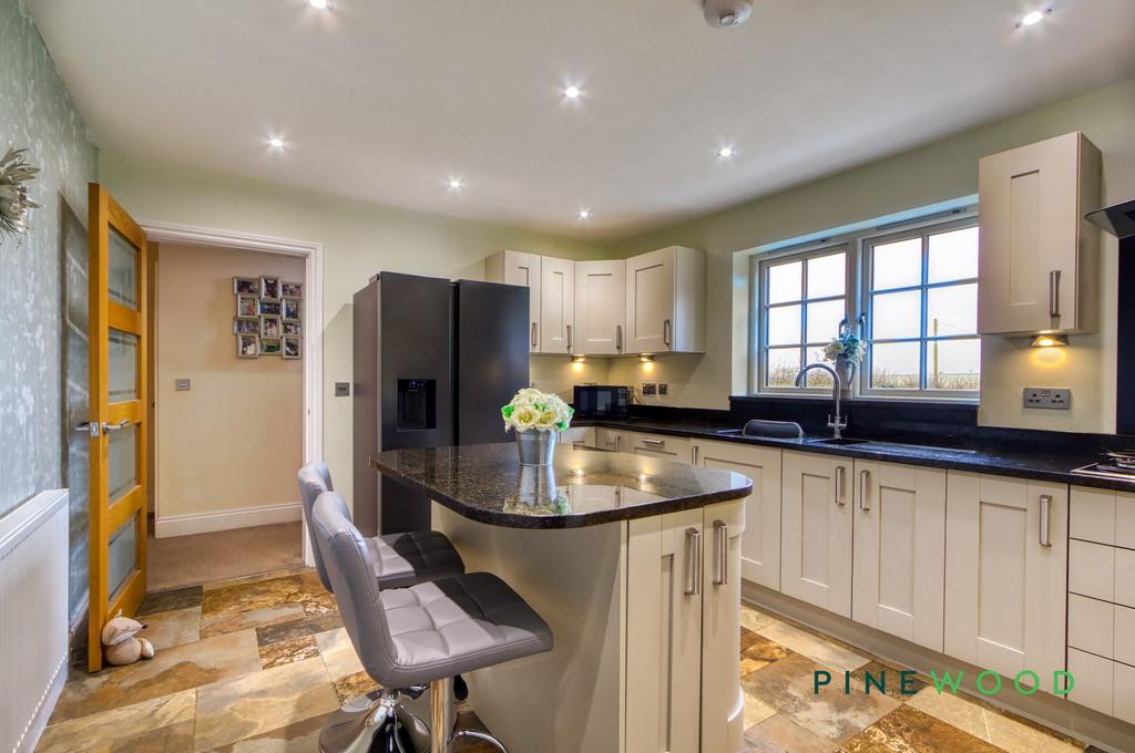 Kitchen / Breakfast Room