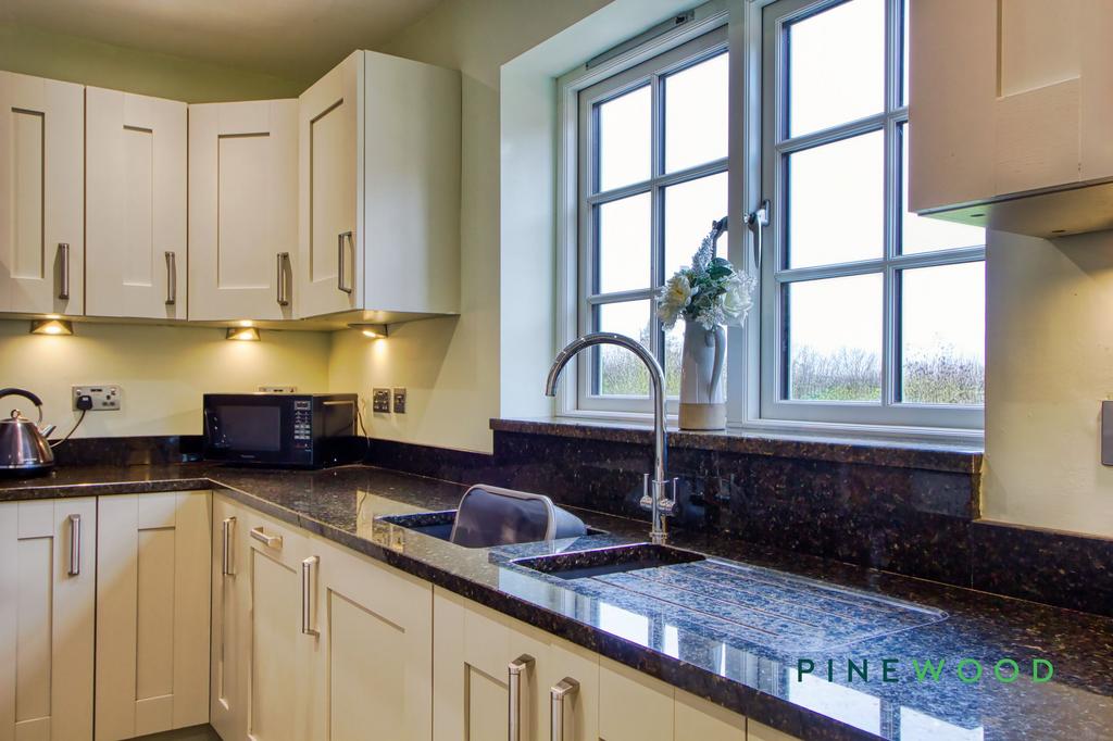 Kitchen / Breakfast Room