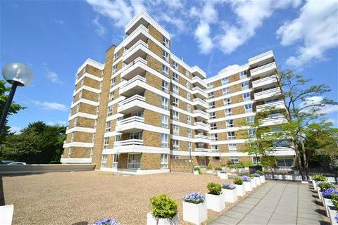Studio to rent, March Court, Warwick Drive, SW15