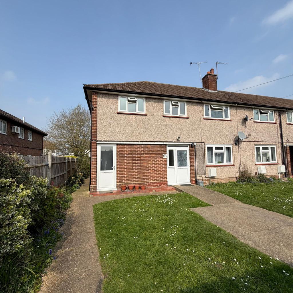 2 Bed flat in SL1