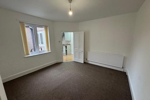 2 bedroom flat to rent, Midland Road, Nuneaton
