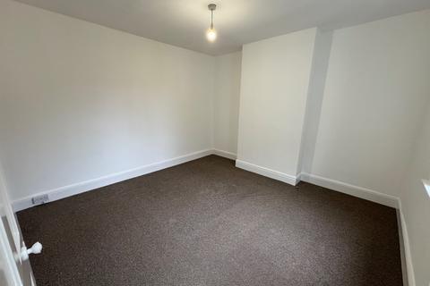 2 bedroom flat to rent, Midland Road, Nuneaton
