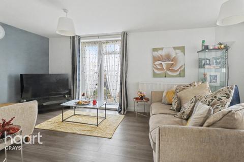 2 bedroom flat for sale, The Chase, Grays