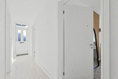 4 bedroom detached bungalow for sale, Main Road, Hockley SS5