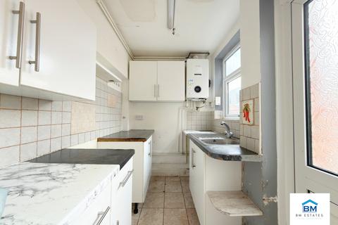 3 bedroom house for sale, St. Saviours Road, Leicester LE5