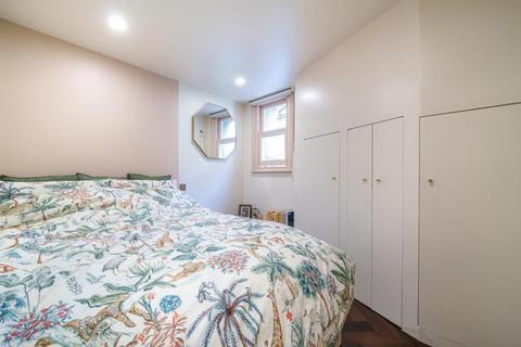 1 bedroom apartment to rent, Park Crescent, London W1B