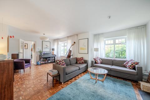 4 bedroom detached house for sale, Lincoln Drive, Pyrford, GU22