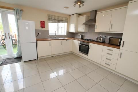 5 bedroom townhouse to rent, Great Copsie Way, Bristol BS16