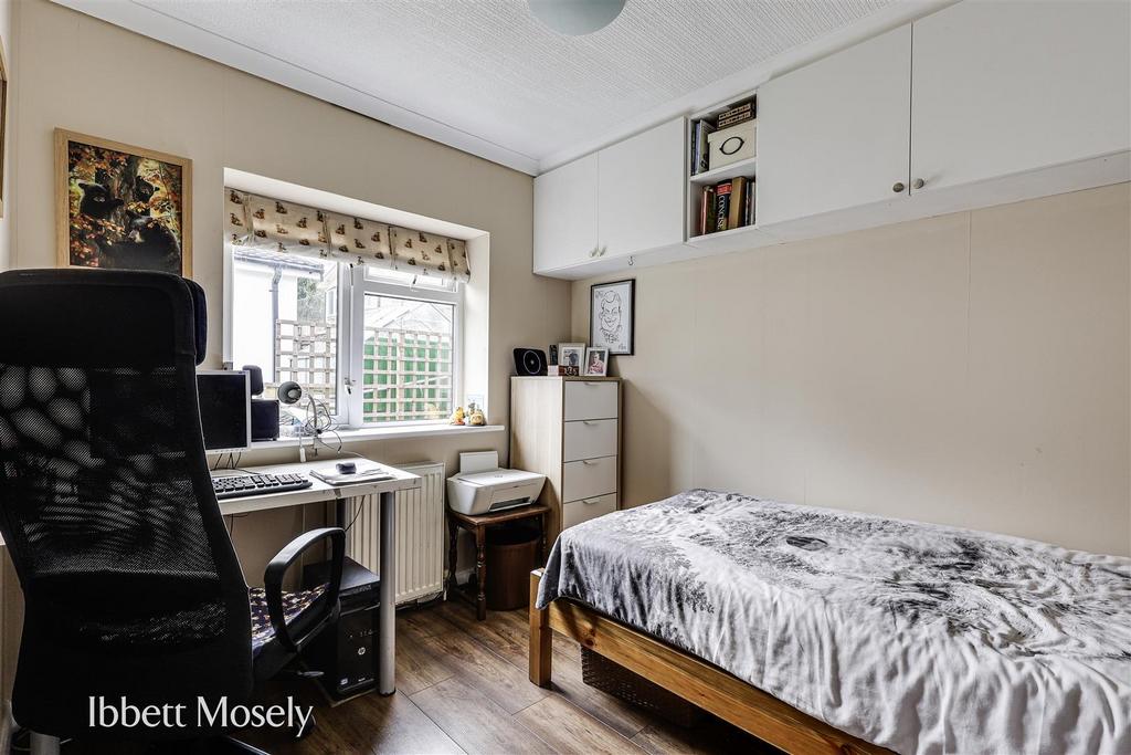 11 Bedroom 2.JPG