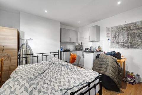3 bedroom terraced house for sale, Hedge Lane, Enfield, N13