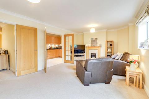2 bedroom flat to rent, Cleve Place, Bridgewater Road, Weybridge, KT13