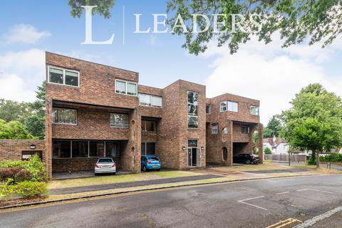 undefined, Stroudwater Park, Weybridge, KT13