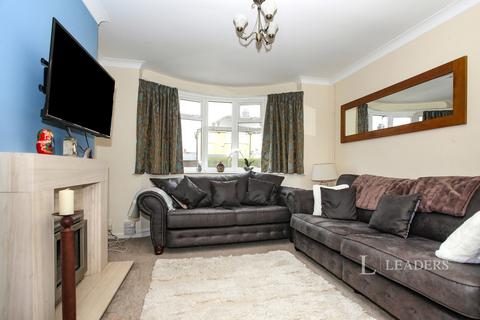 3 bedroom semi-detached house to rent, Southfields Drive, PE2