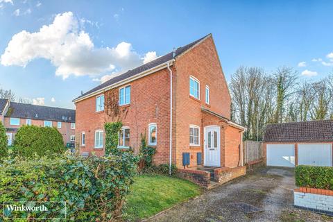 undefined, Clover Field, Lychpit, Basingstoke, Hampshire, RG24