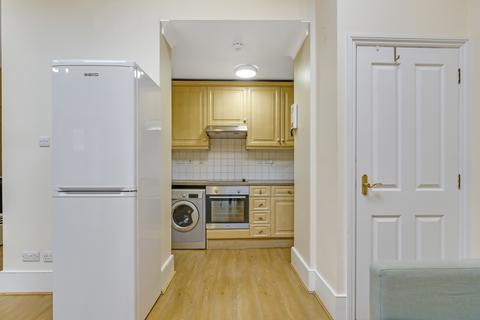 Studio to rent, 2, Gloucester Drive, Finsbury Park, N4