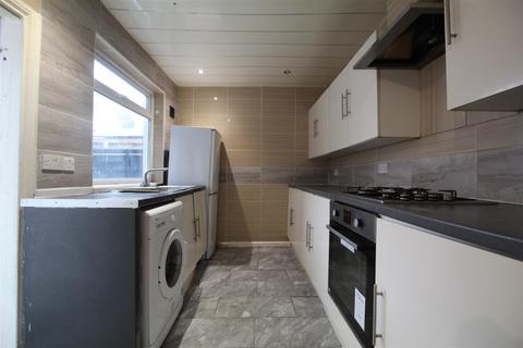 3 bedroom house to rent, Dilston Road, Newcastle Upon Tyne NE4