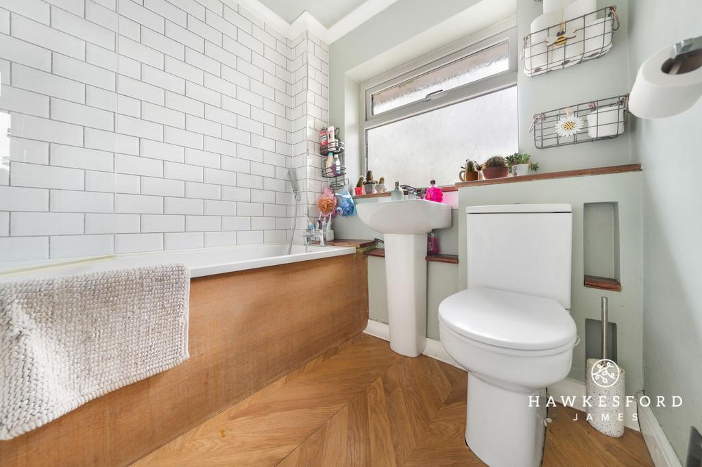 Beaconsfield Road, Sittingbourne - Bathroom