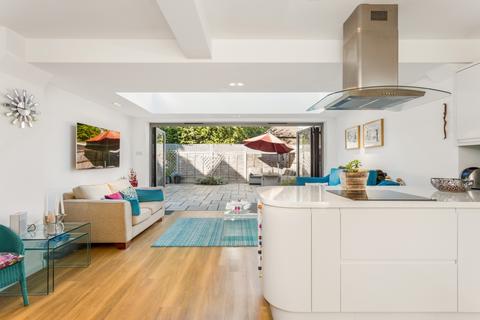 4 bedroom semi-detached house to rent, Woodend, Esher KT10