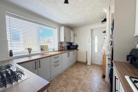 2 bedroom semi-detached bungalow for sale, Bradworth Drive, Scarborough, YO11