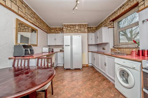 3 bedroom terraced house for sale, Moorlands Road, Birkenshaw, Bradford, West Yorkshire, BD11