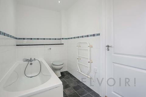 2 bedroom flat to rent, Weyland Drive, Off Winstree Road, Colchester CO3