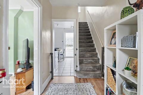 3 bedroom terraced house for sale, Lancing Road, Harold Hill
