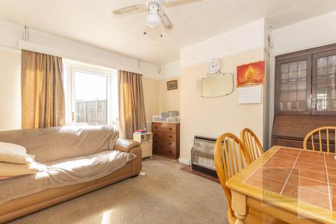 3 bedroom semi-detached house for sale, Plumstead Road East, Norwich NR7