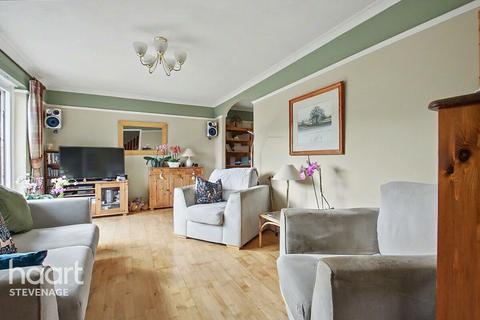 3 bedroom terraced house for sale, Ripon Road, Stevenage