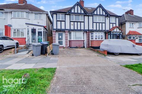 undefined, Wembley Triangle
