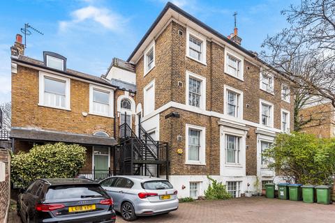 2 bedroom flat to rent, Shooters Hill Road London SE3