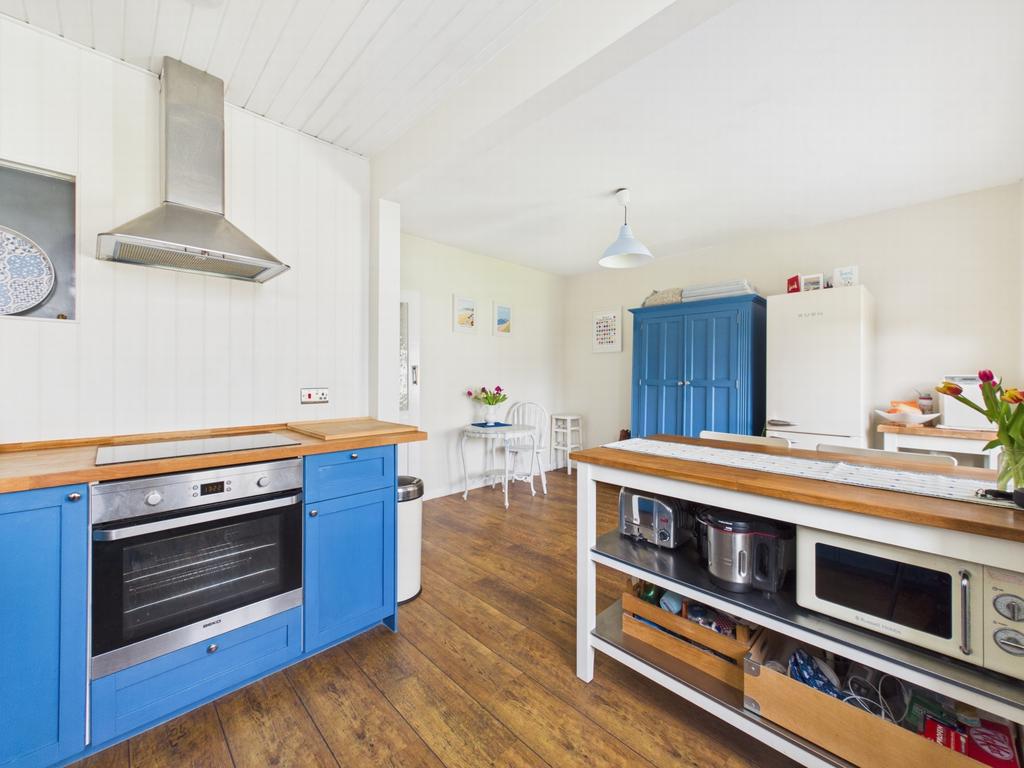 Kitchen/Dining Area