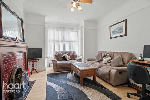 3 bedroom detached house for sale, Brook Road, Gravesend
